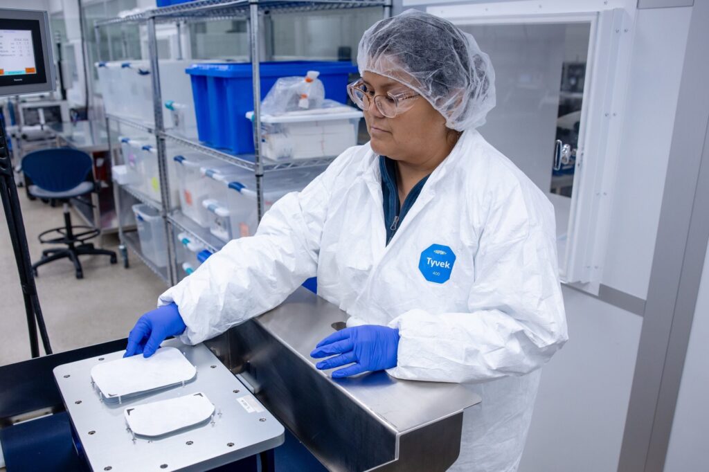 Medical device sterile barrier pouch sealing using validated heat-seal equipment.